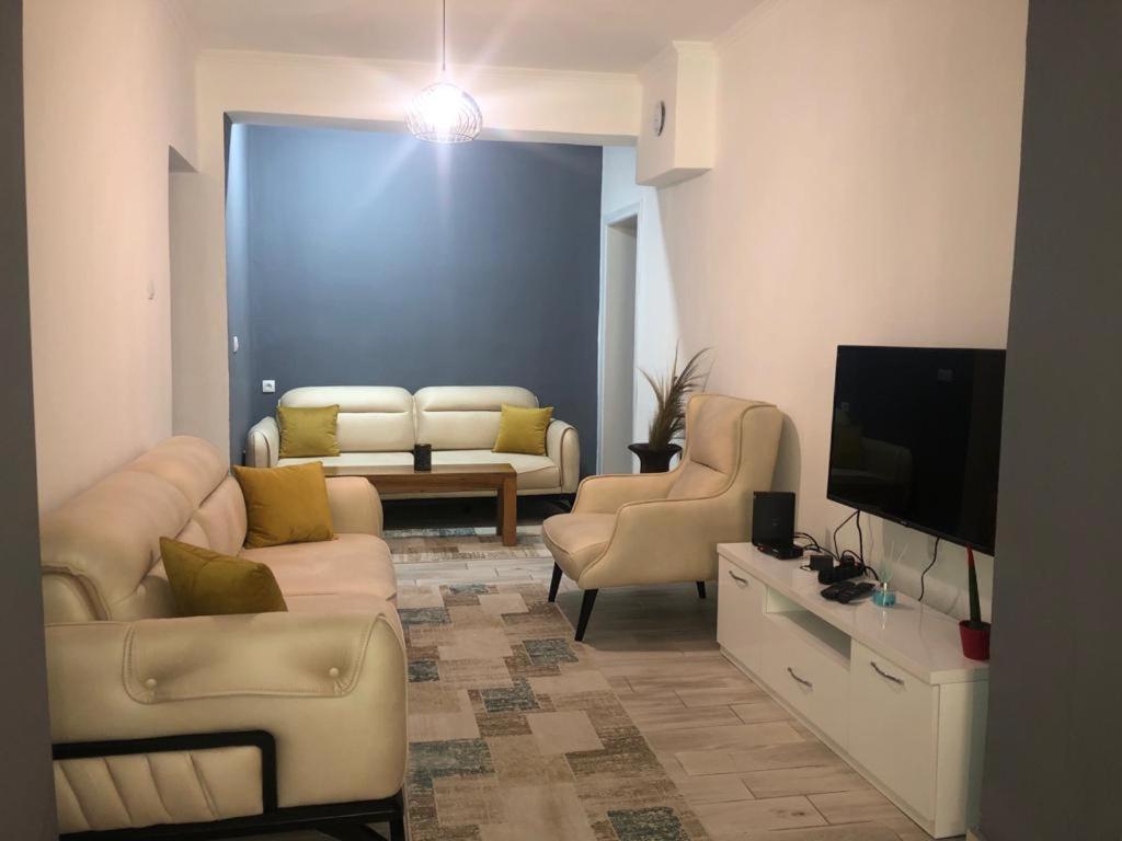 Home Center Корча Екстер'єр фото